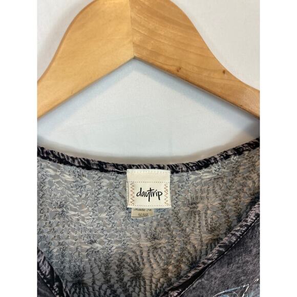 Daytrip Buckle Celestial Crop tshirt Burnout Grey Size Small - Picture 4 of 8